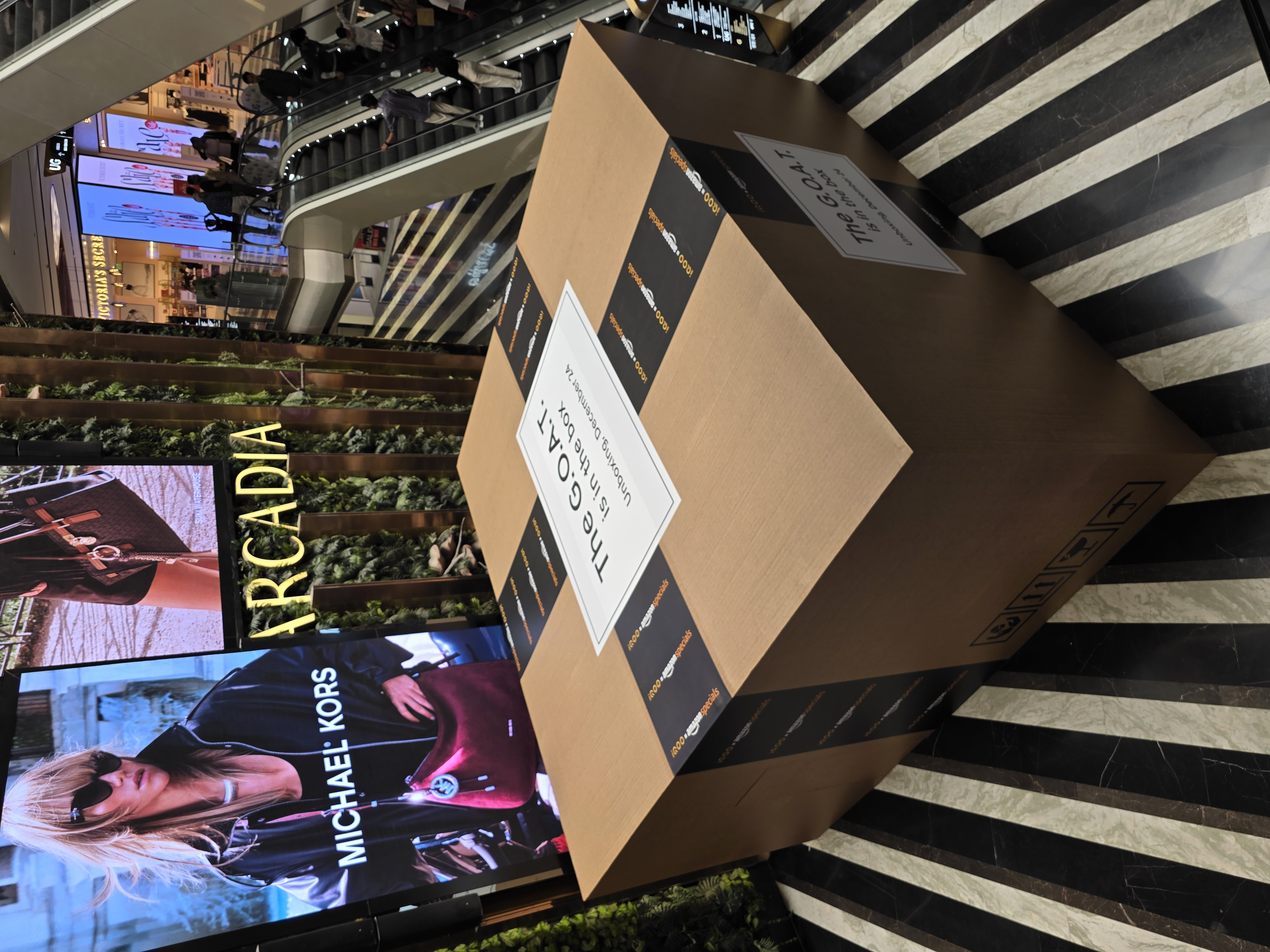 iQOO Pop-up store Img 2.HEIC